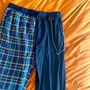 Half plaid joggers with chain